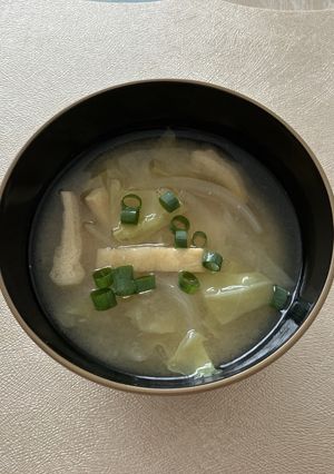 春キャベツと玉ねぎのみそ汁-レシピのメイン写真