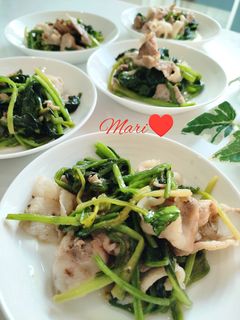 フライパンで簡単!ほうれん草と豚肉炒め-レシピのメイン写真