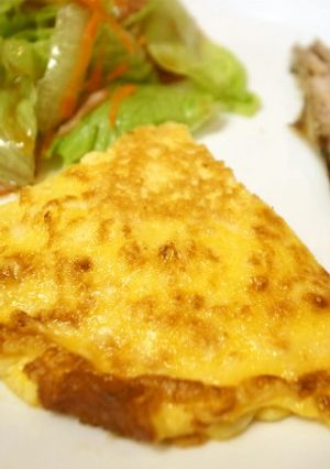 玉子1個で4人分!豆腐チーズオムレツ!-レシピのメイン写真