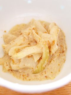 レンチンで♪玉ねぎのごまマヨ和え-レシピのメイン写真