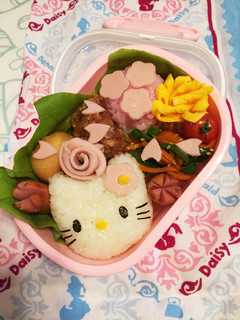 お花見 キティちゃん弁当-レシピのメイン写真