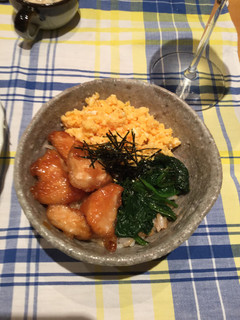 とり胸ほうれん卵の三色丼★-レシピのメイン写真