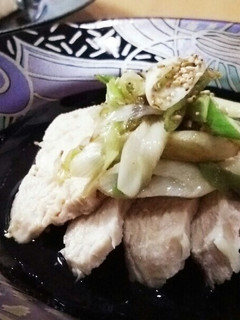 サッパリ茹で鶏!! 焦がし葱乗せ♪-レシピのメイン写真