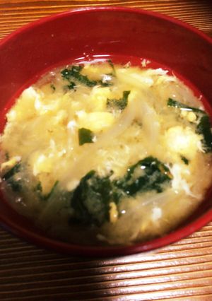 玉ねぎと卵の甘くて美味しい味噌汁-レシピのメイン写真