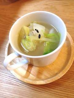 くばらスープの素で白菜とじゃがいもスープ-レシピのメイン写真