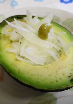 オニオンスライスｉｎアボカドココット-レシピのメイン写真