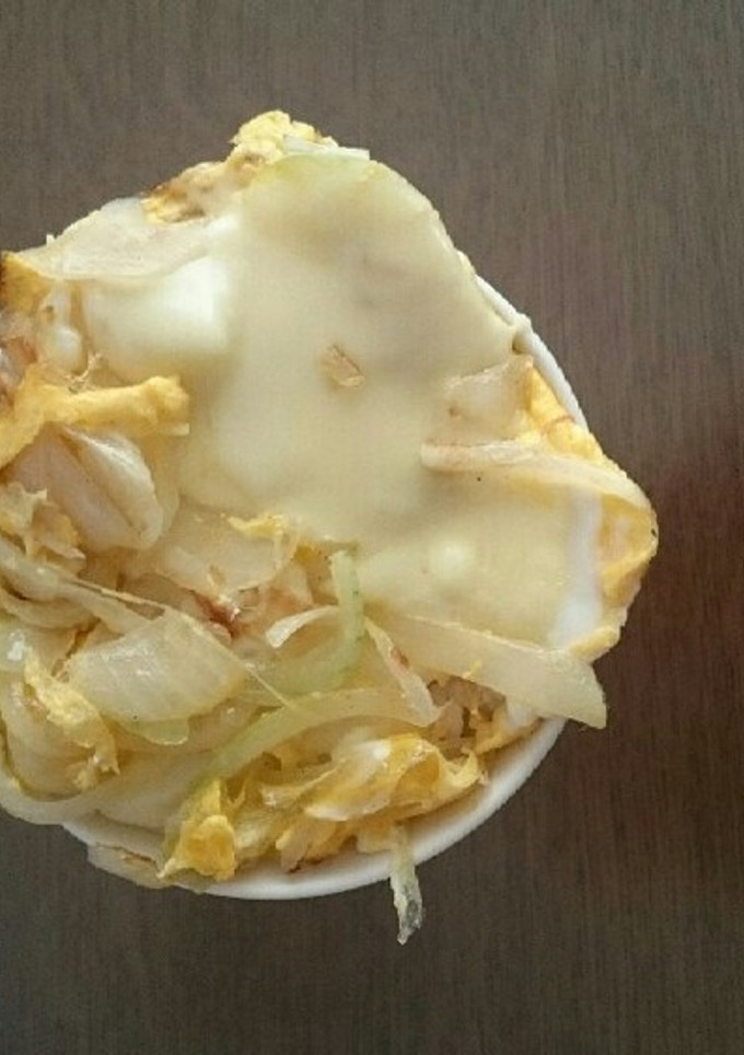 玉ねぎを玉子とじ。 ちーずのせ、丼-レシピのメイン写真