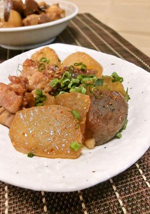 がっつり美味しい♪鶏・大根・蒟蒻の煮物-レシピのメイン写真
