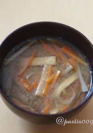 【おみそ汁】牛蒡と人参の金平風お味噌汁-レシピのメイン写真