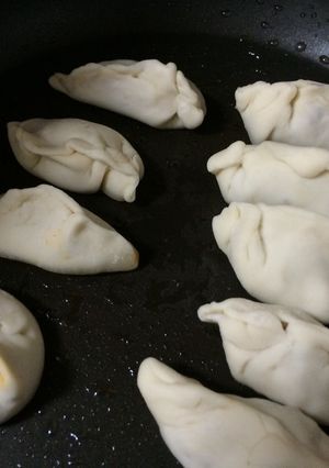 中国人直伝☆時短で簡単手作り餃子の皮‼︎-レシピのメイン写真