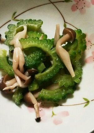 苦くない！ゴーヤとしめじのおひたし-レシピのメイン写真