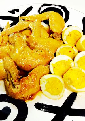 柔らか鶏手羽とゆで卵のピリ辛豆板醤煮-レシピのメイン写真