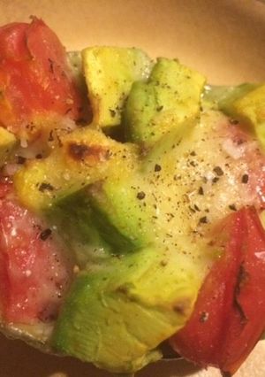 アボカドとトマトのチーズ焼き-レシピのメイン写真