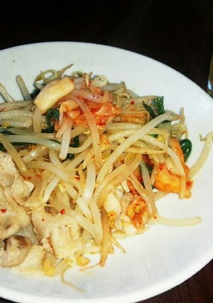 豚肉とにらもやしのｷﾑﾁ炒め-レシピのメイン写真