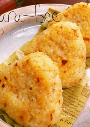 ガーリックライス胡麻チーズ焼きおにぎり-レシピのメイン写真