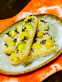 季節の炊き込み御飯でスティックおにぎり◉-レシピのメイン写真
