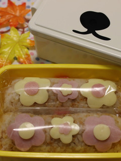 焼き鳥入り♡味ごまスティックおにぎり-レシピのメイン写真