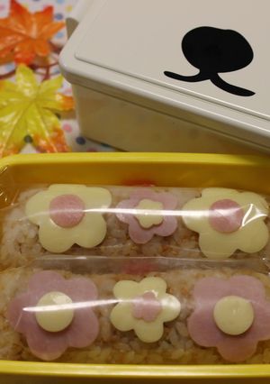 焼き鳥入り♡味ごまスティックおにぎり-レシピのメイン写真