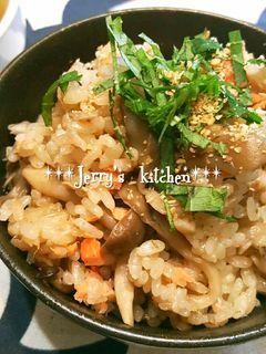 秋味✿舞茸&しめじと鮭の炊き込みご飯♡-レシピのメイン写真