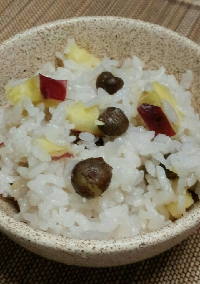 秋の炊き込み御飯～お芋とむかご-レシピのメイン写真