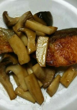 簡単鮭のムニエルとエリンギバター醤油炒め-レシピのメイン写真