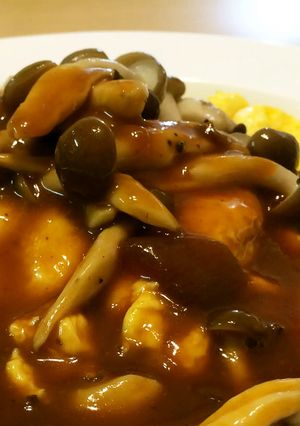コンビニ食材で作るきのこのオムハヤシ-レシピのメイン写真
