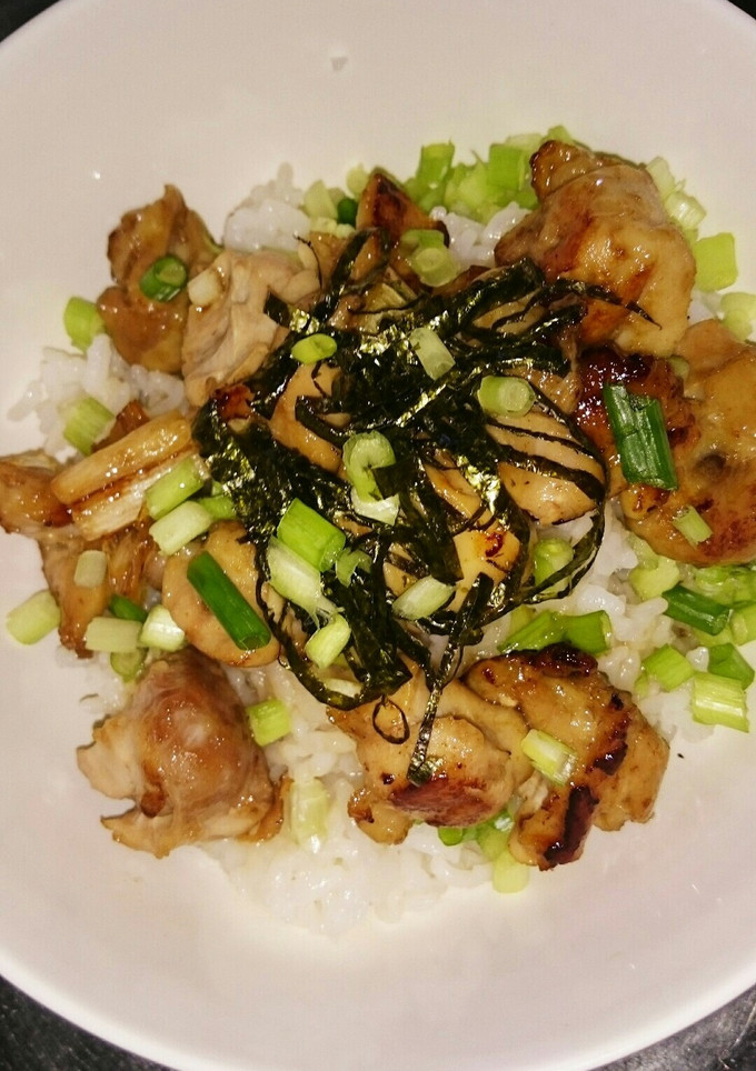 蒲焼きのタレでいただく焼き鳥丼-レシピのメイン写真