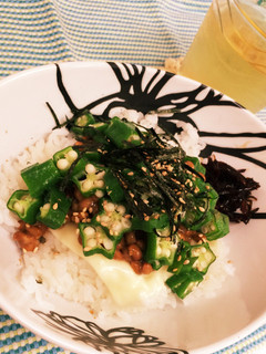 子どもも大好き!栄養満点ねばねばチーズ丼-レシピのメイン写真