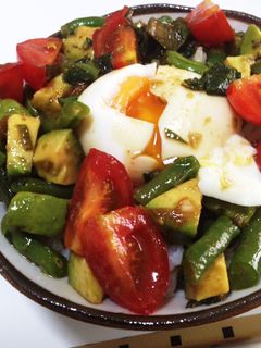 アボカドとトマトの簡単青じそサラダ丼-レシピのメイン写真