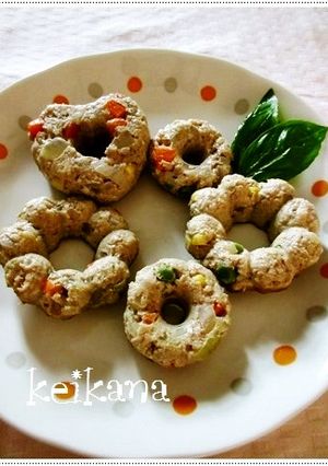 ドーナツ型で☆お弁当の彩に♡ミートローフ-レシピのメイン写真