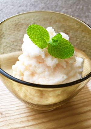 簡単デザート♪桃のフローズンヨーグルト-レシピのメイン写真