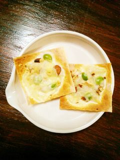 ワンタンの皮でパリパリっ!ちっさいピザ♬-レシピのメイン写真