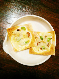 ワンタンの皮でパリパリっ!ちっさいピザ♬-レシピのメイン写真