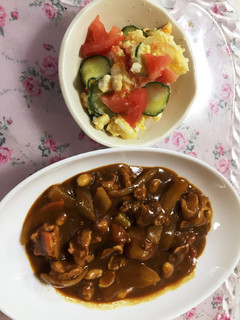 レンジでカレーとポテトサラダを。一緒に!-レシピのメイン写真