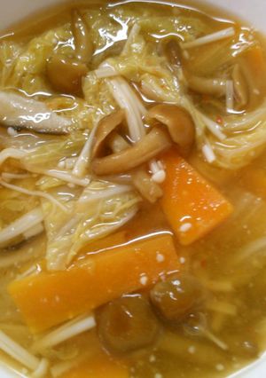 簡単♪白菜と なめこの ピリ辛中華スープ-レシピのメイン写真
