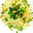 万願寺とうがらしとニンニクのパスタ