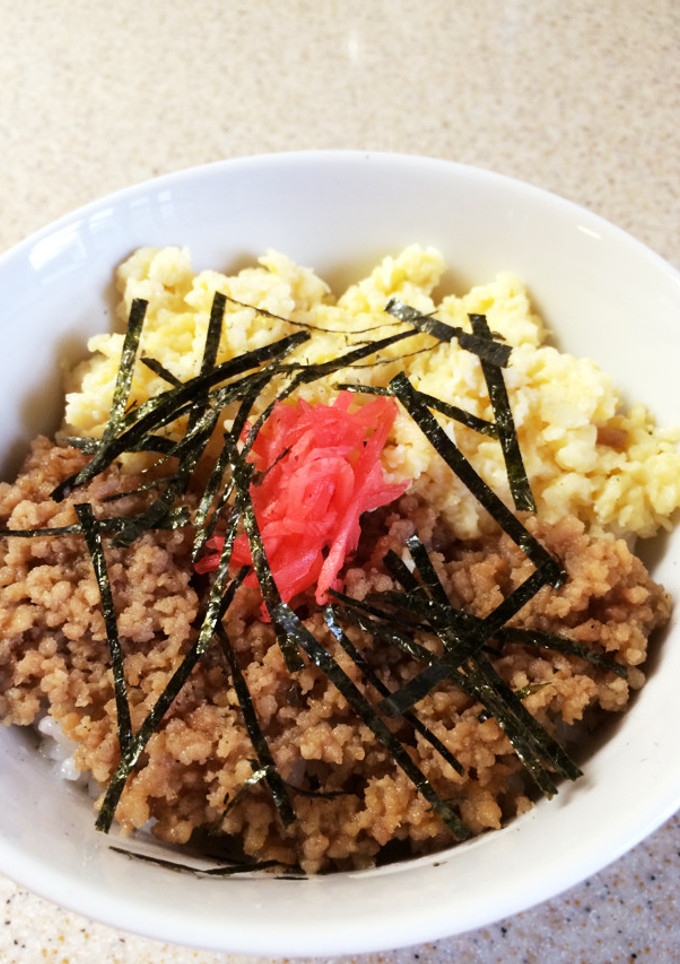 鶏とたまごのそぼろ丼-レシピのメイン写真