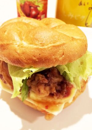 エスニックな唐揚げバーガー-レシピのメイン写真