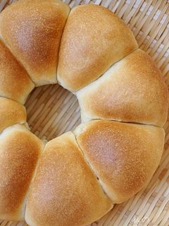 生クリームたっぷりのリングちぎりパン-レシピのメイン写真