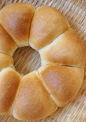 生クリームたっぷりのリングちぎりパン-レシピのメイン写真