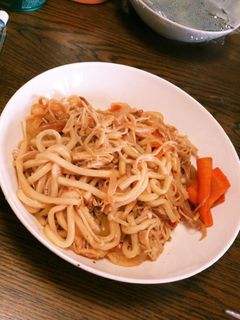 キムチ鍋のもと使用☆簡単焼きうどん♪-レシピのメイン写真