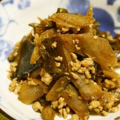 รูปของ 旨っ♡早煮昆布とごぼうのそぼろ煮♡