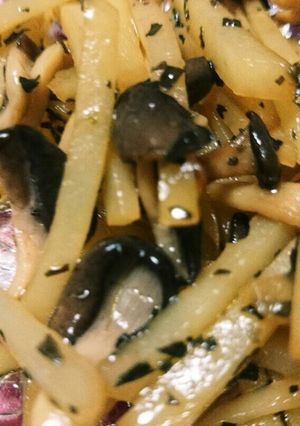 じゃがいもとキノコの味ぽんバジル炒め-レシピのメイン写真
