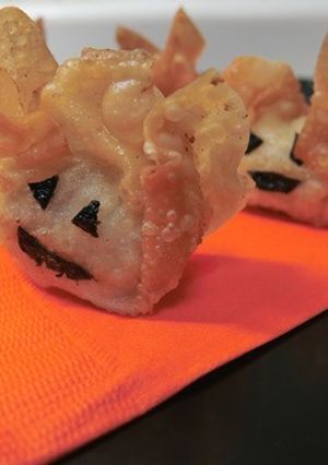 簡単ハロウィンおつまみ☆お化けワンタン-レシピのメイン写真