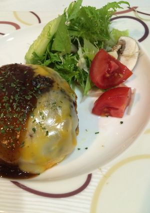ご馳走！ビストロ風な粗挽きハンバーグ-レシピのメイン写真