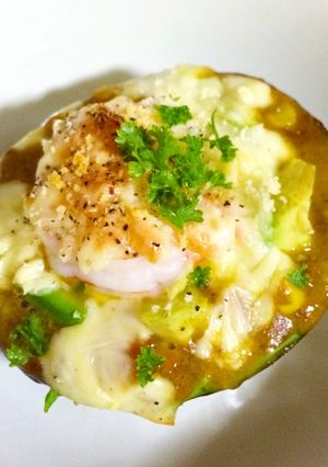 残り物カレーでアボカドココット-レシピのメイン写真