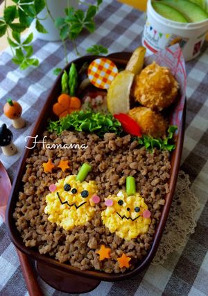 簡単キャラ弁♡そぼろと炒り卵でハロウィン-レシピのメイン写真