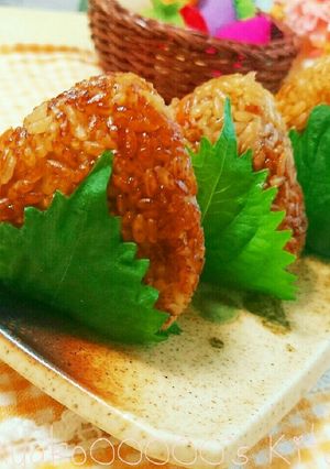 お弁当にも♪焼き炊き込みおにぎり♡-レシピのメイン写真