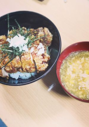 簡単！チキンタツタ丼 たまごスープ-レシピのメイン写真