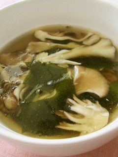 わかめと舞茸のスープ-レシピのメイン写真